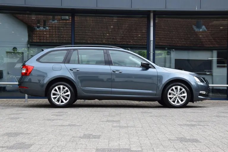 Skoda Octavia Combi 1.0 TSI 116PK Business Edition | Org. NL |  BOVAG Garantie | Navigatie | Achteruirijcamera | Cruise&Climate Control | PDC Achter | Apple Carplay/Android Auto | afbeelding 5