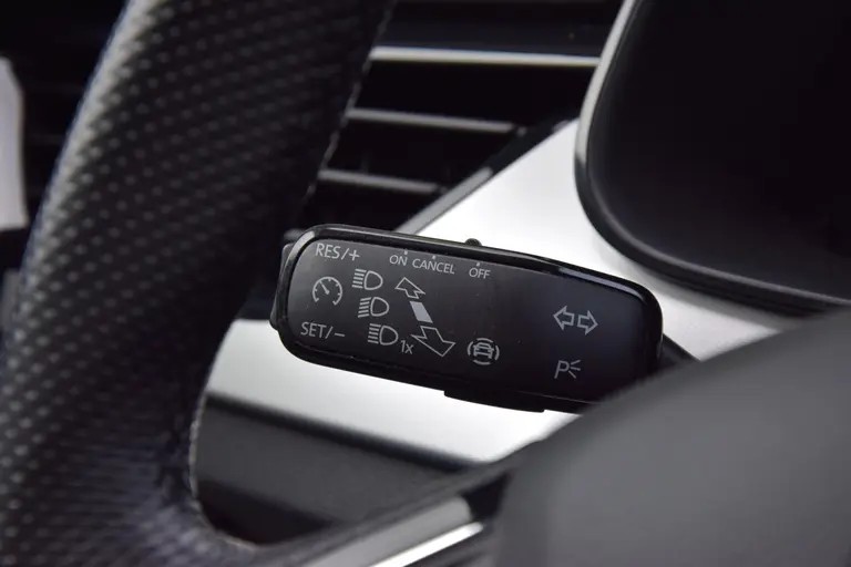 Skoda Kamiq 1.0 TSI 116PK Sport Business DSG Automaat | BOVAG Garantie | Org. NL | Sportstoelen | Stoelverwarming | Cruise&Climate Control | PDC Achter | Apple Carplay/ Android Auto | afbeelding 28