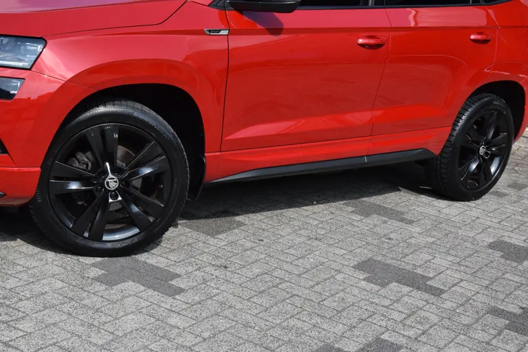 Skoda Karoq 1.5 TSI ACT Sportline Business DSG Automaat | incl. BOVAG Garantie | NL-Auto | Navigatie | Virtual Cockpit | Achteruitrijcamera | 18'' Velgen | Full LED | Carplay | DAB | Keyless Entry&GO | afbeelding 17