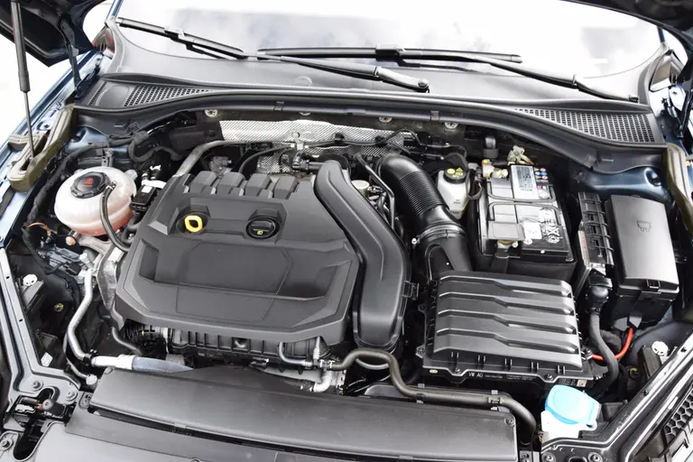Skoda Superb Combi 1.5 TSI ACT 150PK Business Edition DSG Automaat | Org. NL | BOVAG Garantie | Trekhaak | Virtual dashboard | Apple Carplay/Android Auto | Elektrische bestuurdersstoel met geheugen | Verwarmde voorruit / Voorstoelen | afbeelding 15