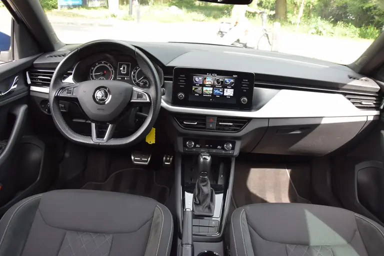 Skoda Kamiq 1.0 TSI 116PK Sport Business DSG Automaat | BOVAG Garantie | Org. NL | Sportstoelen | Stoelverwarming | Cruise&Climate Control | PDC Achter | Apple Carplay/ Android Auto | afbeelding 6