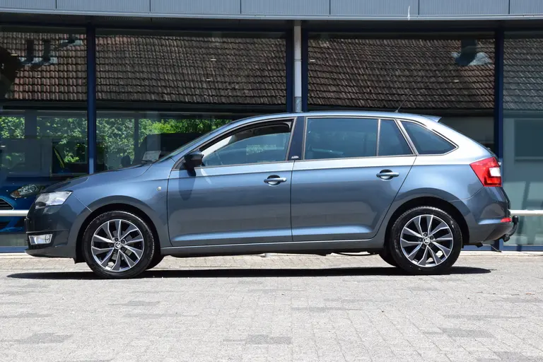 Skoda Rapid Spaceback 1.2 TSI 90PK Greentech Style Edition | Org. NL | BOVAG Garantie | Trekhaak | Navigatie | Stoelverwarming | 16'' Velgen | PDC Achter | Bluetooth | Multifunctioneel Stuurwiel | afbeelding 4