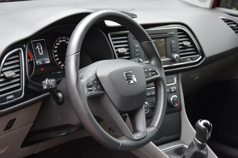 SEAT Leon 1.2 TSI 105PK Style Business | BOVAG Garantie | Cruise&Climate Control | Stoelverwarming | PDC Achter | 16'' Velgen Met All Season Banden | Bluetooth Telefoonverbinding | afbeelding 17