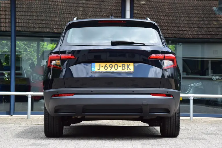 Skoda Karoq 1.5 TSI 150PK ACT Business Edition DSG Automaat | Org. NL | BOVAG Garantie | Lederen bekleding | Stoelverwarming | Stuurverwarming | Full LED koplampen | afbeelding 13