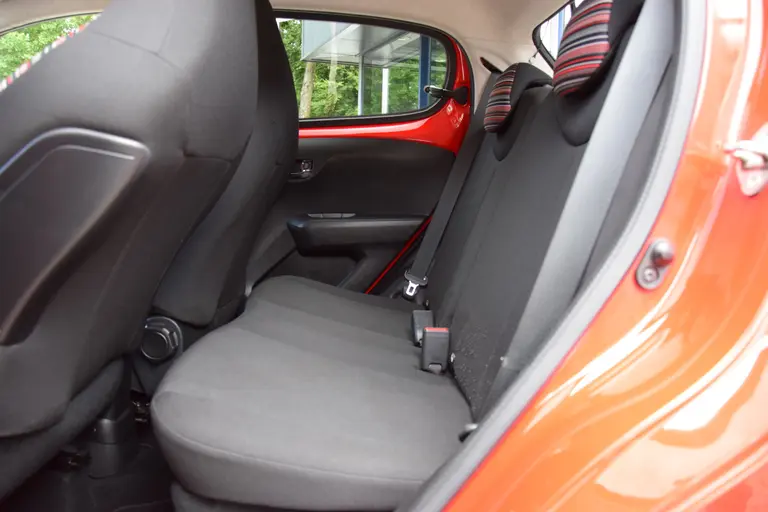 Citroën C1 1.0 VTi Shine | Org. NL | BOVAG Garantie | Achteruitrijcamera | Bluetooth | 15'' Velgen + All Season Banden | Climate Control | Multifunctioneel Stuur | Keurige Auto! | afbeelding 7