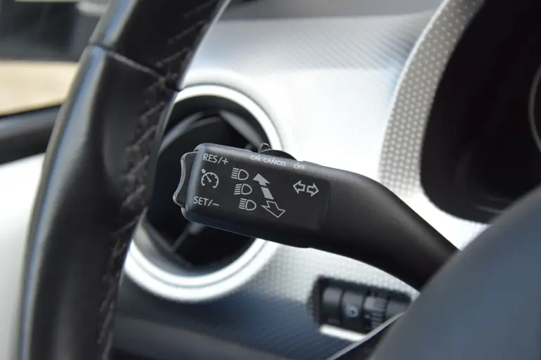 Volkswagen up! 1.0 75PK BMT high up! Automaat | Org. NL | BOVAG Garantie | Achteruitrijcamera | Cruise&Climate Control | Stoelverwarming | Parkeersensoren | Bluetooth | DAB Radio | afbeelding 26