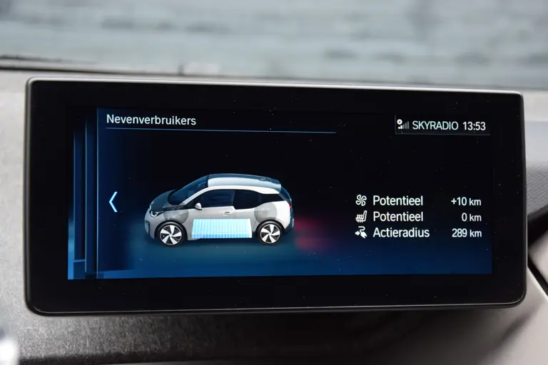 BMW i3 Executive Edition 120Ah 42 kWh | Org. NL | BOVAG Garantie | Warmtepomp | Panoramadak | Stoelverwarming | Adaptive Cruise Control | Achteruitrijcamera | Navigatie | Full LED | 20'' Velgen | afbeelding 29