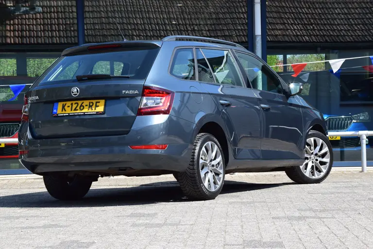 Skoda Fabia Combi 1.0 96PK TSI Business Edition | Org. NL | BOVAG Garantie | Apple Carplay/Android Auto | 16'' Velgen | PDC Achter | LED Dagrijverlichting | Cruise Control | Airconditioning | afbeelding 2