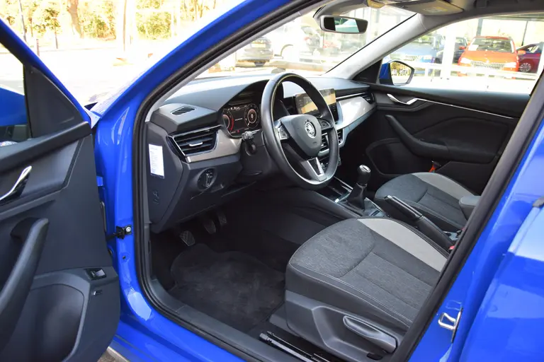 Skoda Kamiq 1.5 TSI 150PK ACT Business Edition | Org. NL | BOVAG Garantie | Trekhaak | Achteruitrijcamera | Virtual Cockpit | Full LED | Verwarmde Stoelen&Voorruit | Cruise&Climate Control | afbeelding 9