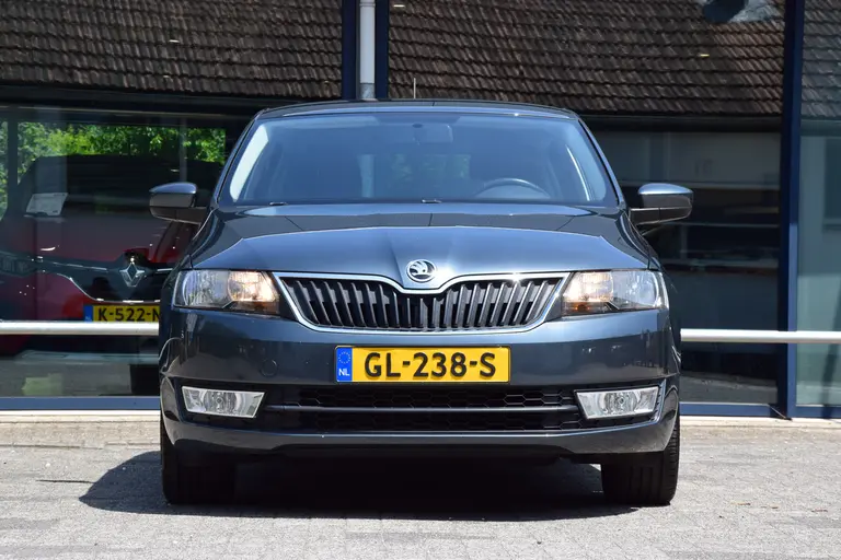 Skoda Rapid Spaceback 1.2 TSI 90PK Greentech Style Edition | Org. NL | BOVAG Garantie | Trekhaak | Navigatie | Stoelverwarming | 16'' Velgen | PDC Achter | Bluetooth | Multifunctioneel Stuurwiel | afbeelding 11