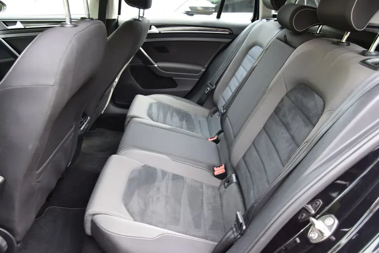 Volkswagen GOLF Variant 1.4 TSI Highline DSG Automaat | Org. NL | Trekhaak | Achteruitrijcamera | Navigatie | Alcantara Bekleding | 18'' Velgen | Cruise & Climate Control | Bluetooth | afbeelding 8