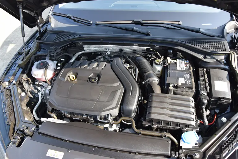 Skoda Superb Combi 1.5 TSI ACT 150PK Business Edition DSG Automaat | Org. NL | BOVAG Garantie | Apple Carplay/Android Auto | Elektrische Bestuurdersstoel | Verwarmde voorruit / Stoelen | afbeelding 16