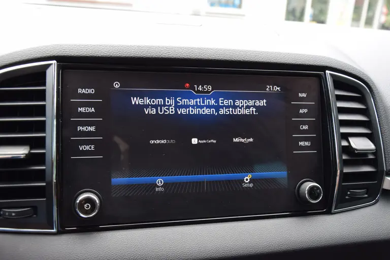 Skoda Karoq 1.5 TSI 150PK ACT Business Edition DSG Automaat | Org. NL | BOVAG Garantie | Trekhaak | Adaptive Cruise Control | Full LED | 18'' Velgen All Season Banden | Stoel/Stuur/Voorruitverwarming | afbeelding 23