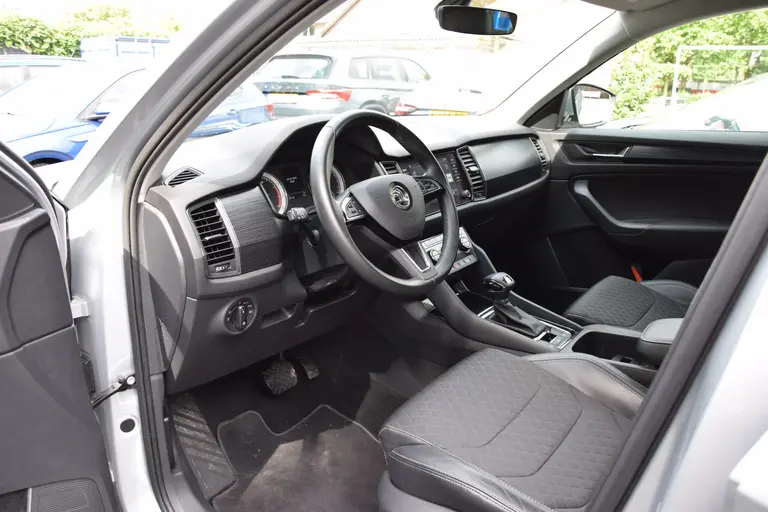 Skoda Kodiaq 1.5 TSI 150PK Business Edition | Org. NL | BOVAG Garantie | Trekhaak | Half Leder | PDC Voor&Achter + Camera | Stoelverwarming | Apple Carplay/Android Auto | Full LED | afbeelding 9