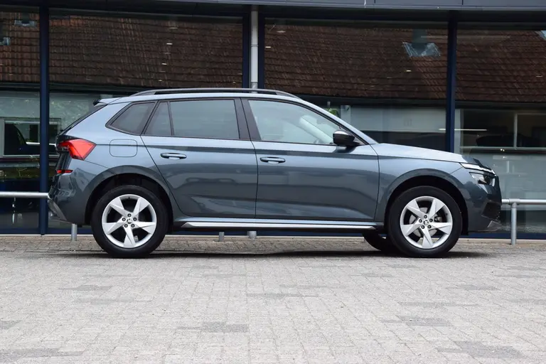 Skoda Kamiq 1.0 TSI 110PK Business Edition | Org. NL | BOVAG Garantie | Stoelverwarming | Vitrual Cockpit | Cruise & Climate Control | 17" Velgen | Parkeersensoren Voor&Achter | afbeelding 5