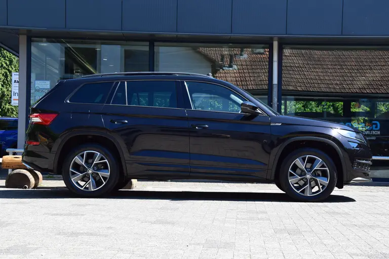 Skoda Kodiaq 1.5 TSI 150PK Sportline Business DSG Automaat | Org. NL | BOVAG Garantie | Trekhaak | Panoramadak | Virtual Cockpit | 19'' Velgen | Camera | Full LED | Elektrische Kofferklep | afbeelding 5