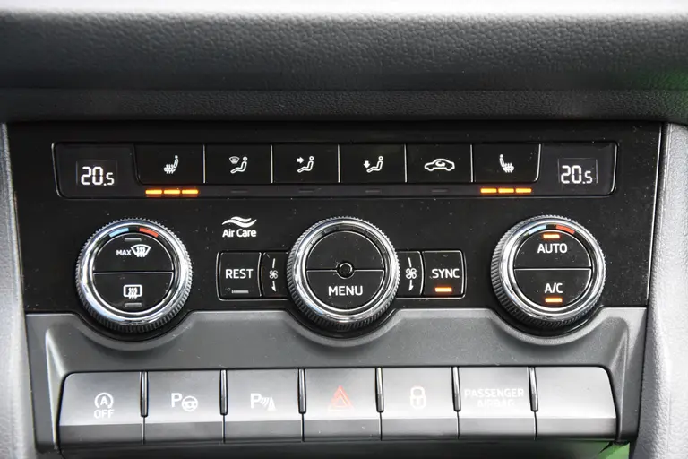 Skoda Kodiaq 1.5 TSI 150PK Business Edition Plus DSG Automaat | Org. NL | BOVAG Garantie | Trekhaak | Achteruitrijcamera | Adaptieve cruise control | Stoelverwarming | PDC Voor+Achter | afbeelding 30