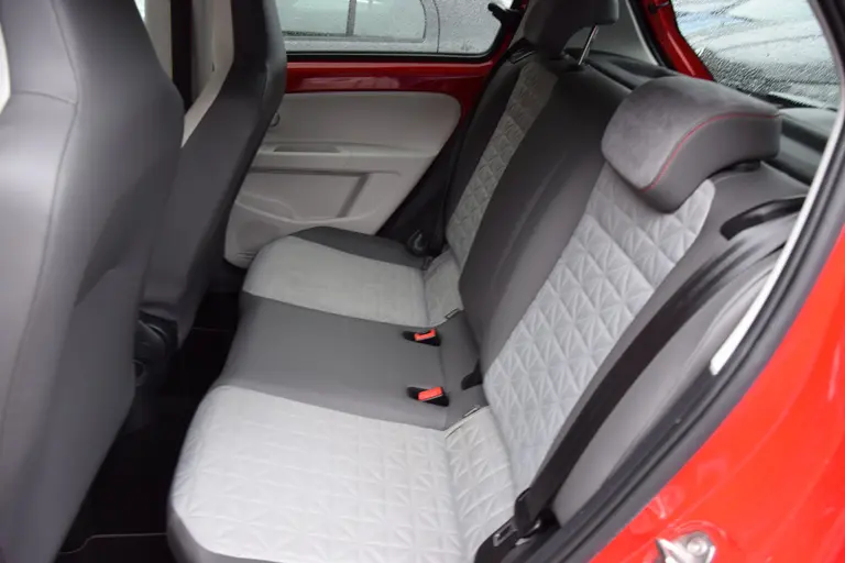 Volkswagen up! 1.0 BMT up! BEATS | Org. NL | BOVAG Garantie | 15'' Velgen | Airconditioning | Bluetooth Telefoonverbinding | LED Dagrijverlichting | Lage KM-Stand NAP! | afbeelding 8