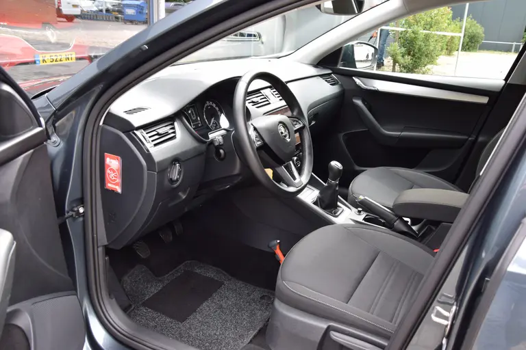 Skoda Octavia Combi 1.0 TSI 116PK Business Edition | Org. NL |  BOVAG Garantie | Navigatie | Achteruirijcamera | Cruise&Climate Control | PDC Achter | Apple Carplay/Android Auto | afbeelding 7