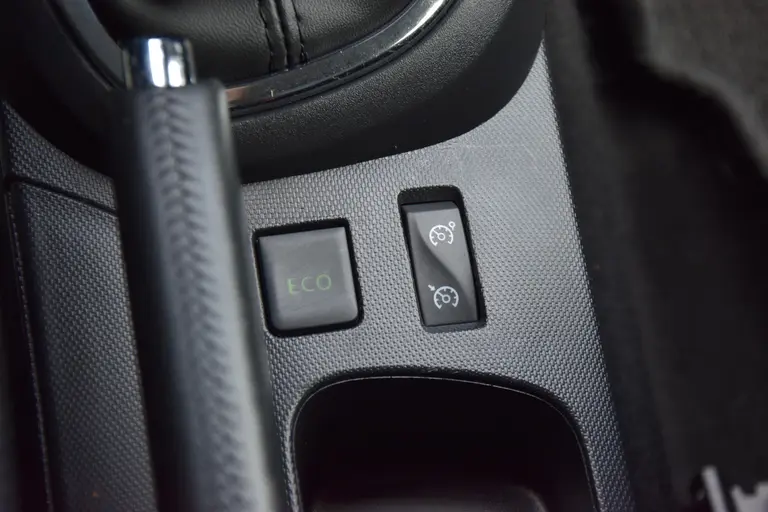 Renault Captur 0.9 TCe 90PK Dynamique | Org. NL | Nieuwe APK | Navigatie | Bluetooth Telefoonverbinding | Parkeersensoren Achter | 17'' Velgen | Keyless Entry | afbeelding 31