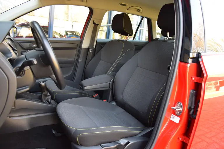 Skoda Fabia Combi 1.0 TSI 96PK Business Edition | Org. NL | BOVAG Garantie | Trekhaak | 16'' Velgen | Alle Season Banden | Apple Carplay/ Android Auto | PDC Achter | Cruise&Climate Control | afbeelding 10