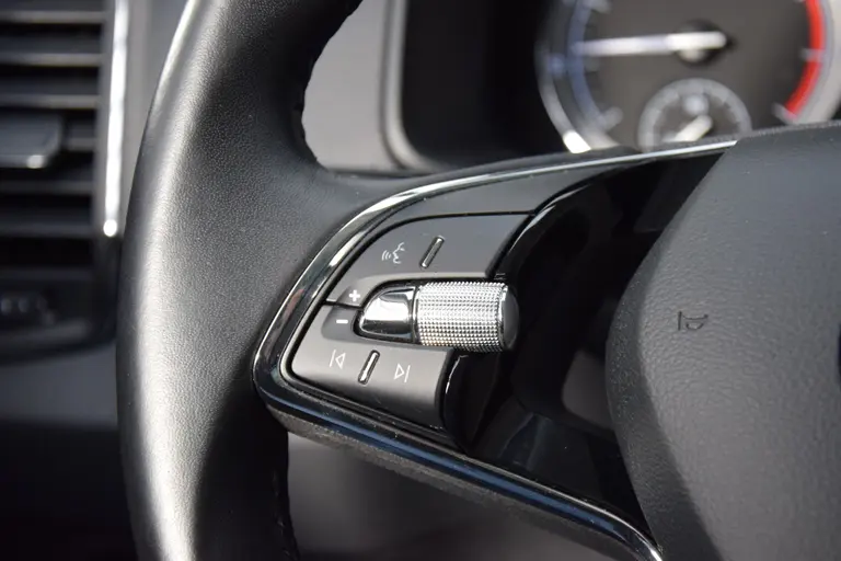 Skoda Karoq 1.5 TSI 150PK ACT Business Edition DSG Automaat | Org. NL | BOVAG Garantie | Trekhaak | Volledig Lederen Bekleding | Apple Carplay/Android Auto | PDC Voor&Achter | Cruise&Climate Control | afbeelding 28