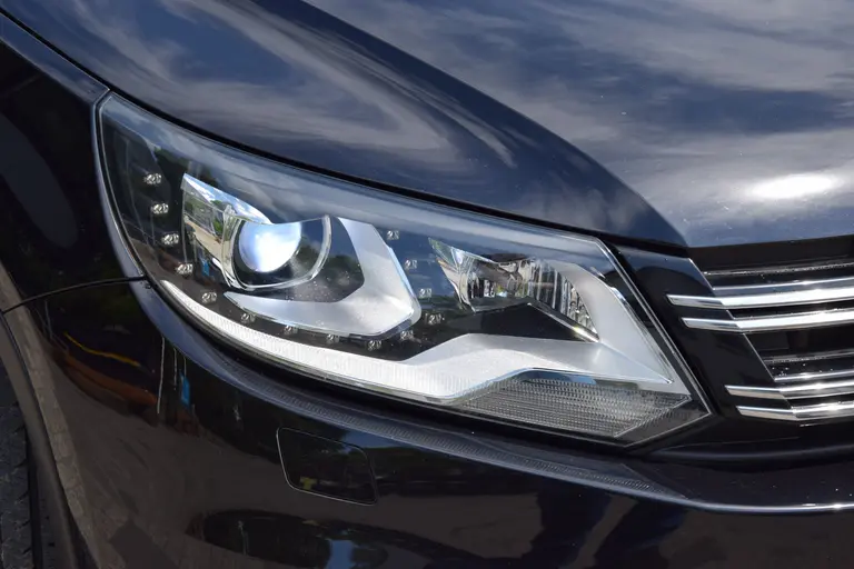 Volkswagen Tiguan 1.4 TSI Sport&Style 160PK | Trekhaak | Navigatie | Volledig Lederen Interieur | Parkeersensoren Achter | Xenon Verlichting | Stoelverwarming | Bluetooth Telefoonverbinding | afbeelding 19