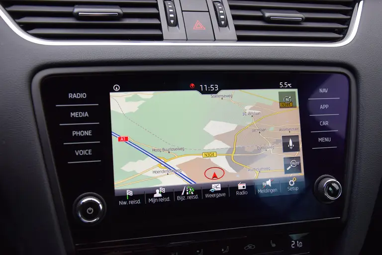 Skoda Octavia Combi 1.5 TSI Greentech Sport Business DSG Automaat | Org. NL | BOVAG Garantie | Trekhaak | Panoramadak | Stoelverwarming | DAB Radio | PDC Voor&Achter | afbeelding 25