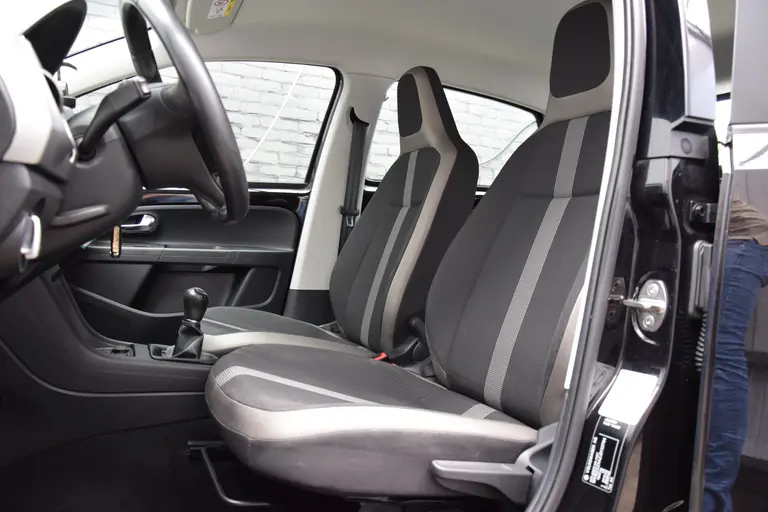 Volkswagen up! 1.0 BMT high up! 60PK | Org. NL | BOVAG Garantie | Cruise Control | Airco | Bluetooth Telefoonverbinding | 15'' Velgen | Parkeersensoren Achter | LED Dagrijverlichting | afbeelding 10