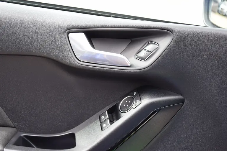 Ford Fiesta 1.1 86PK Trend | Org. NL | BOVAG Garantie | Navigatie | Apple Carplay/Android Auto | Cruise Control | Lane Assist | Airconditioning | Multifunctioneel Stuurwiel | afbeelding 26