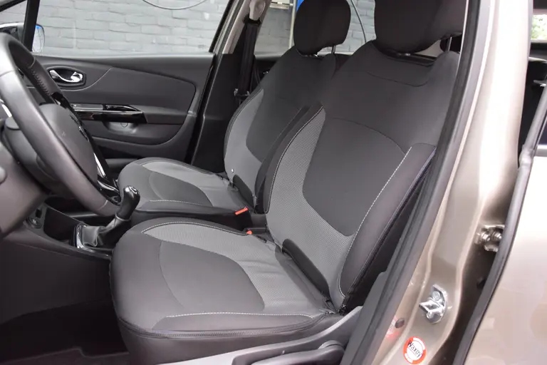 Renault Captur 0.9 TCe 90PK Dynamique | Org. NL | Nieuwe APK | Navigatie | Bluetooth Telefoonverbinding | Parkeersensoren Achter | 17'' Velgen | Keyless Entry | afbeelding 10
