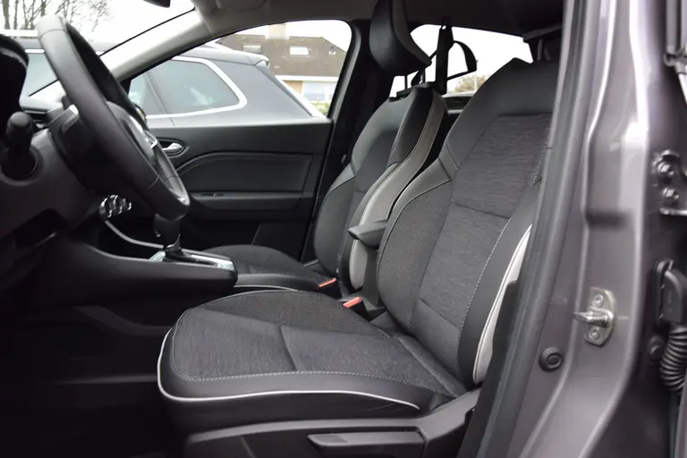Renault Captur 1.6 E-Tech Hybrid 145 techno Automaat | Org. NL | Trekhaak | Achteruitrijcamera | Full LED | Navigatie | Parkeersensoren | Apple Carplay/Android Auto | Lane Assist | afbeelding 10