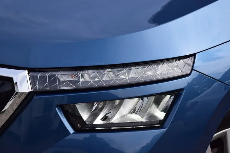 Skoda Kamiq 1.0 TSI 116PK Sport Business DSG Automaat | BOVAG Garantie | Org. NL | Sportstoelen | Stoelverwarming | Cruise&Climate Control | PDC Achter | Apple Carplay/ Android Auto | afbeelding 32
