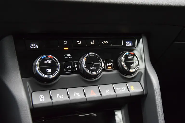 Skoda Karoq 1.5 TSI 150PK ACT Business Edition DSG Automaat | incl. BOVAG Garantie | NL-Auto | Lage KM-stand met NAP | PDC voor & achter | Smartlink+ Apple Carplay/Android Auto | VarioFlex 3 achterstoelen | afbeelding 19
