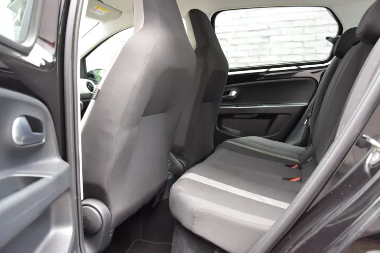 Volkswagen up! 1.0 BMT high up! 60PK | Org. NL | BOVAG Garantie | Cruise Control | Airco | Bluetooth Telefoonverbinding | 15'' Velgen | Parkeersensoren Achter | LED Dagrijverlichting | afbeelding 7