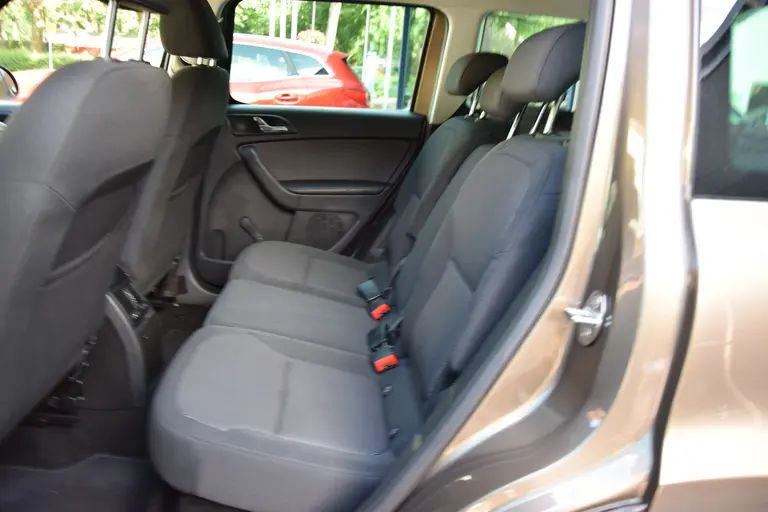 Skoda Yeti 1.2 TSI Ambition | Org. NL | Trekhaak | 16'' Velgen | All Season Banden | Cruise & Climate Control | Multifunctioneel Stuurwiel | Goed Onderhouden | afbeelding 8