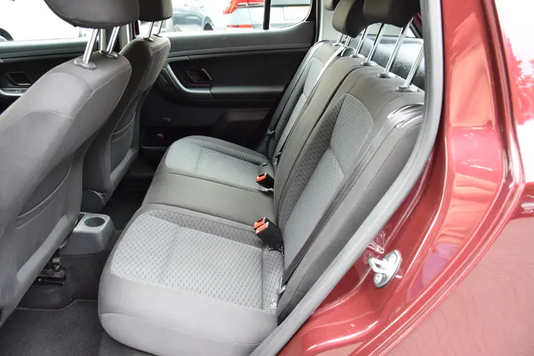 Skoda Fabia 1.2 TSI Ambition | Org. NL | Incl. Nieuwe APK | Trekhaak | Cruise Control | Airco | All Season Banden | Radio/CD/AUX | Slechts 109.000KM NAP! | afbeelding 8