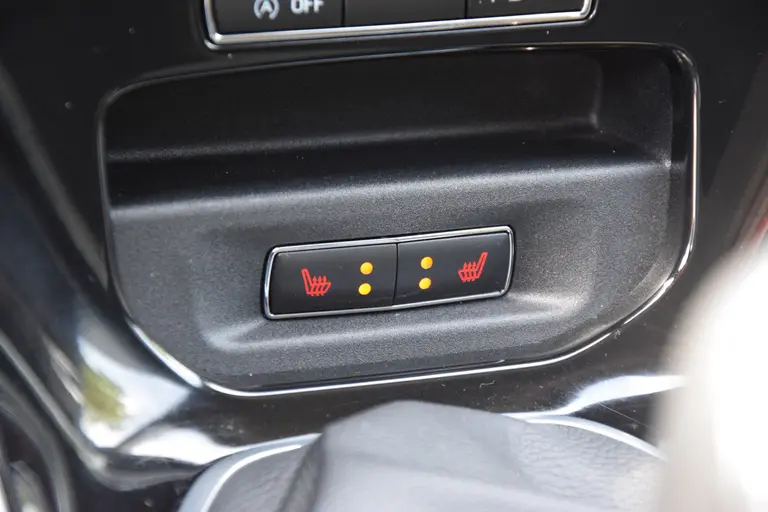 Ford Fiesta 1.0 EcoBoost Titanium | Incl. Nieuwe Distributieriem | Stoelverwarming | Climate Control | 15'' Velgen | Voorruitverwarming | PDC Voor&Achter | Bluetooth | afbeelding 19