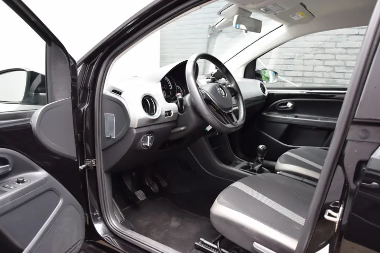 Volkswagen up! 1.0 BMT high up! 60PK | Org. NL | BOVAG Garantie | Cruise Control | Airco | Bluetooth Telefoonverbinding | 15'' Velgen | Parkeersensoren Achter | LED Dagrijverlichting | afbeelding 9