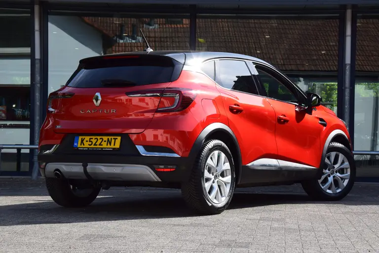 Renault Captur 1.0 TCe 100 Intens | BOVAG Garantie | Trekhaak | All Season Banden | Navigatie | Achteruitrijcamera | PDC Voor&Achter | Apple Carplay | Full LED | Dealer Onderhouden | afbeelding 2