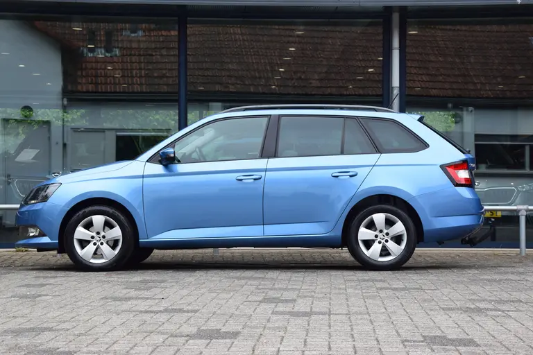 Skoda Fabia Combi 1.2 TSI Style | Org. NL | BOVAG Garantie | Trekhaak | Parkeersensoren Voor&Achter | Cruise&Climate Control | LED Dagrijverlichting | 15'' Velgen | afbeelding 4
