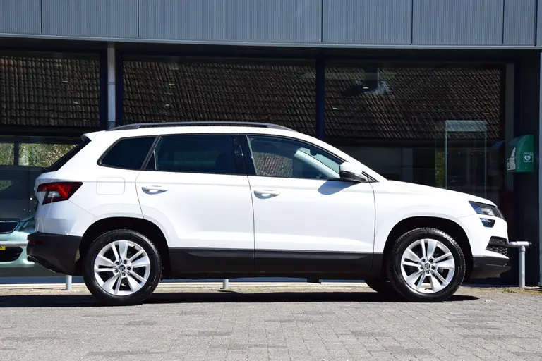Skoda Karoq 1.5 TSI 150PK ACT Business Edition DSG Automaat | Org. NL | BOVAG Garantie | Trekhaak | Volledig Lederen Bekleding | Apple Carplay/Android Auto | PDC Voor&Achter | Cruise&Climate Control | afbeelding 5
