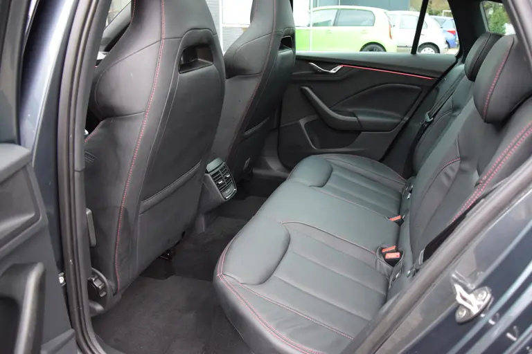 Skoda Scala 1.0 TSI 111PK Sport Business | Org. NL | BOVAG Garantie | Trekhaak (wegklapbaar) | Lederen Bekleding | Panoramadak | Virtual Cockpit | Achteruitrijcamera | Navigatie | Full LED | afbeelding 7