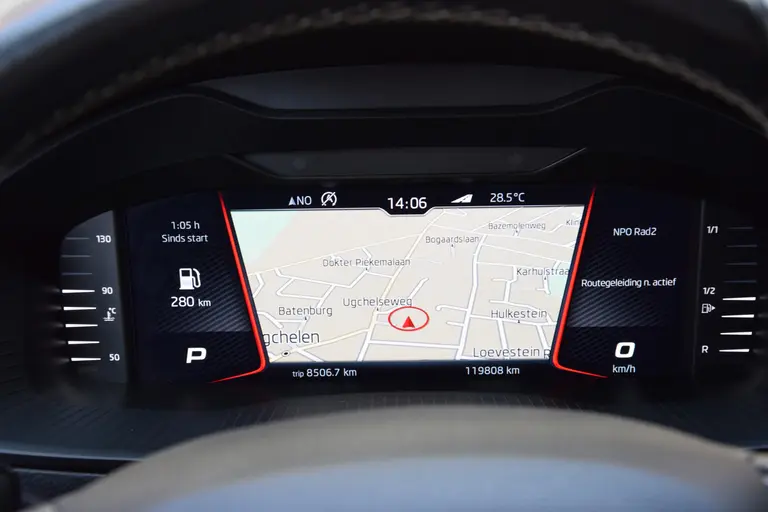 Skoda Karoq 1.5 TSI ACT Sportline Business DSG Automaat | incl. BOVAG Garantie | NL-Auto | Navigatie | Virtual Cockpit | Achteruitrijcamera | 18'' Velgen | Full LED | Carplay | DAB | Keyless Entry&GO | afbeelding 15