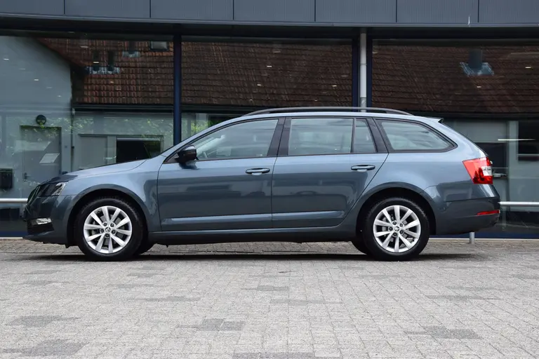 Skoda Octavia Combi 1.0 TSI 116PK Business Edition | Org. NL |  BOVAG Garantie | Navigatie | Achteruirijcamera | Cruise&Climate Control | PDC Achter | Apple Carplay/Android Auto | afbeelding 4