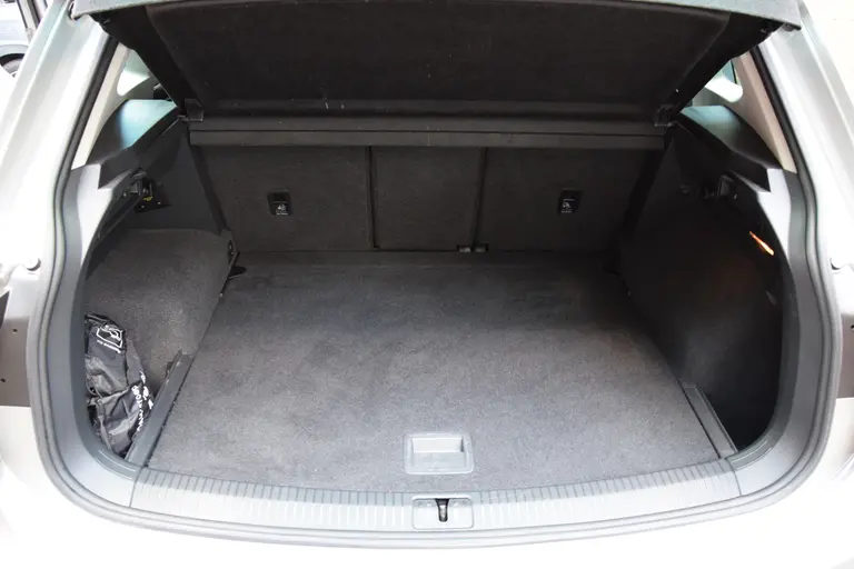 Volkswagen Tiguan 2.0 TSI 180PK 4Motion Highline DSG Automaat | NL-Auto | incl. BOVAG Garantie | 1e Eigenaar | Dealer onderhouden | Trekhaak (2500kg) | Adaptive Cruise Control | Lederen bekleding | Parkeer assistent | BTW Auto | afbeelding 30