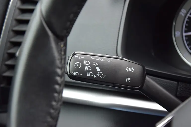 Skoda Karoq 1.0 TSI 110PK Business Edition | Org. NL | incl. BOVAG / Fabrieksgarantie | Navigatie | Full LED | Stoel&Stuurverwarming | Elektrische Kofferklep | Alcantara Bekleding | afbeelding 27