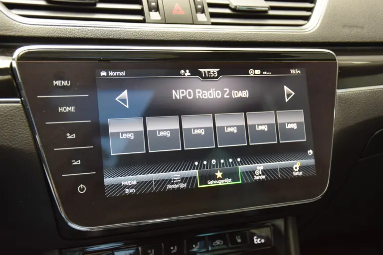Skoda Superb Combi 1.4 TSI iV Laurin&Klement | BOVAG Garantie | Trekhaak | Leder | Panoramadak | Camera | Virtual Cockpit | Full LED | Stoelverwarming Voor&Achter | 18'' Met All Season Banden | afbeelding 32