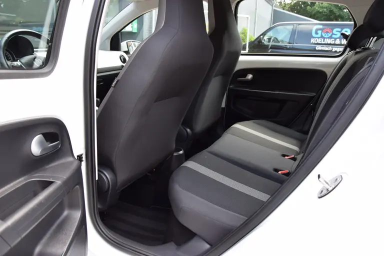 Volkswagen up! 1.0 75PK BMT high up! Automaat | Org. NL | BOVAG Garantie | Achteruitrijcamera | Cruise&Climate Control | Stoelverwarming | Parkeersensoren | Bluetooth | DAB Radio | afbeelding 7
