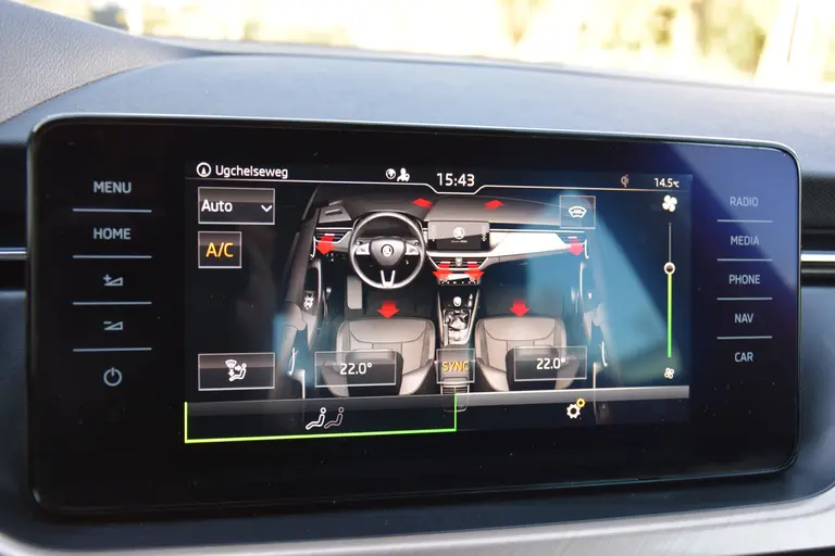 Skoda Kamiq 1.5 TSI 150PK ACT Business Edition | Org. NL | BOVAG Garantie | Trekhaak | Achteruitrijcamera | Virtual Cockpit | Full LED | Verwarmde Stoelen&Voorruit | Cruise&Climate Control | afbeelding 26